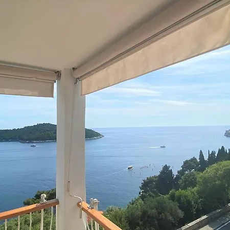 Sea View In The Center Apartment *